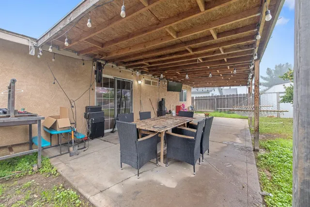 $310,000 | 105 West Clark Street, Madera, CA 93638