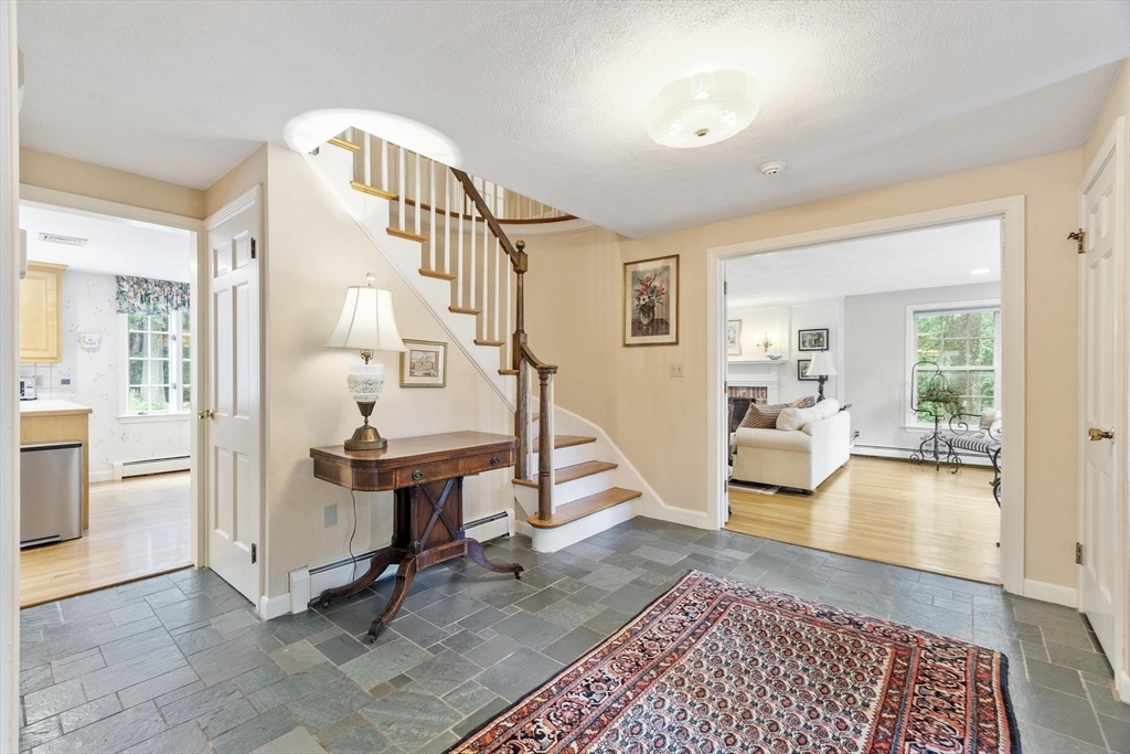 19 Huntingdon Road Lynnfield, MA 01940 - Photo 11 of 39