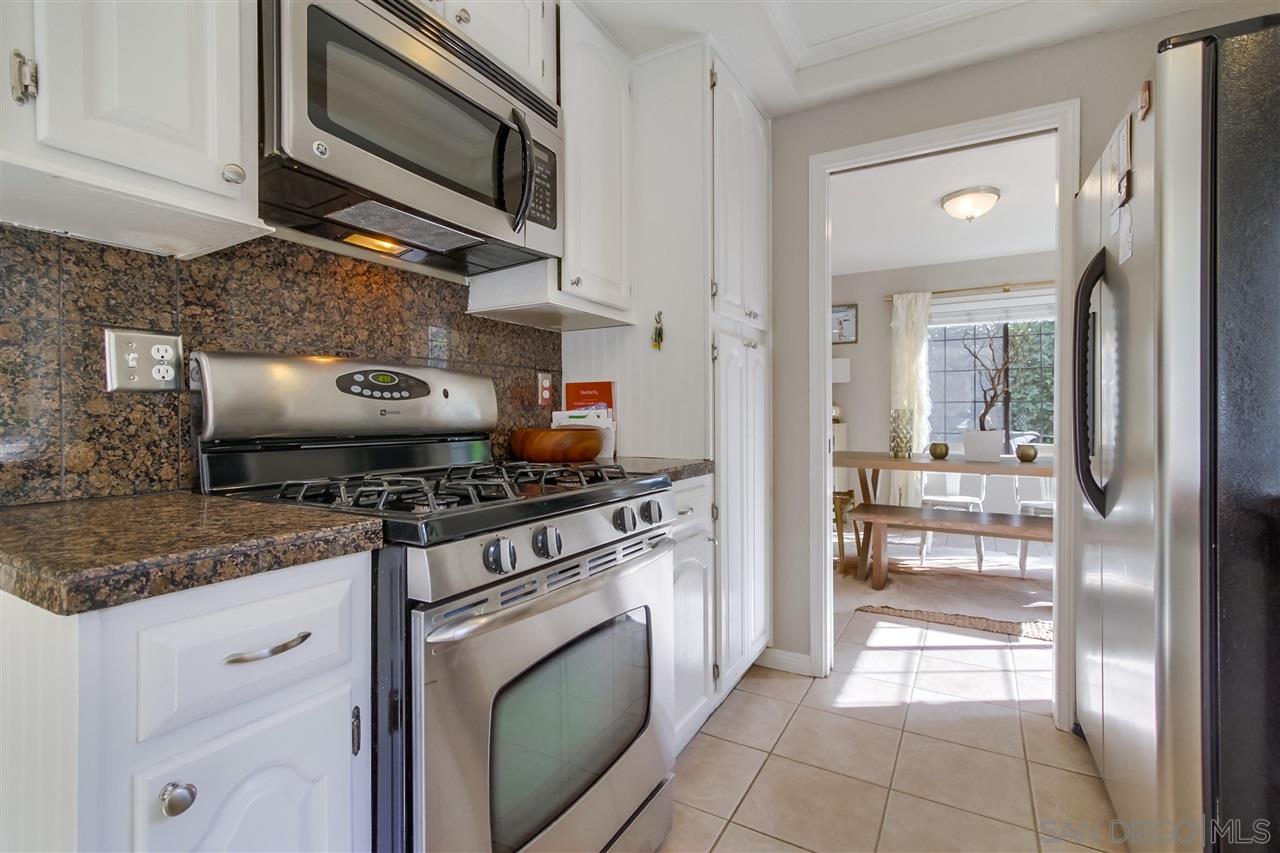 1748 Swallowtail Road Encinitas, CA 92024 - Photo 11 of 25