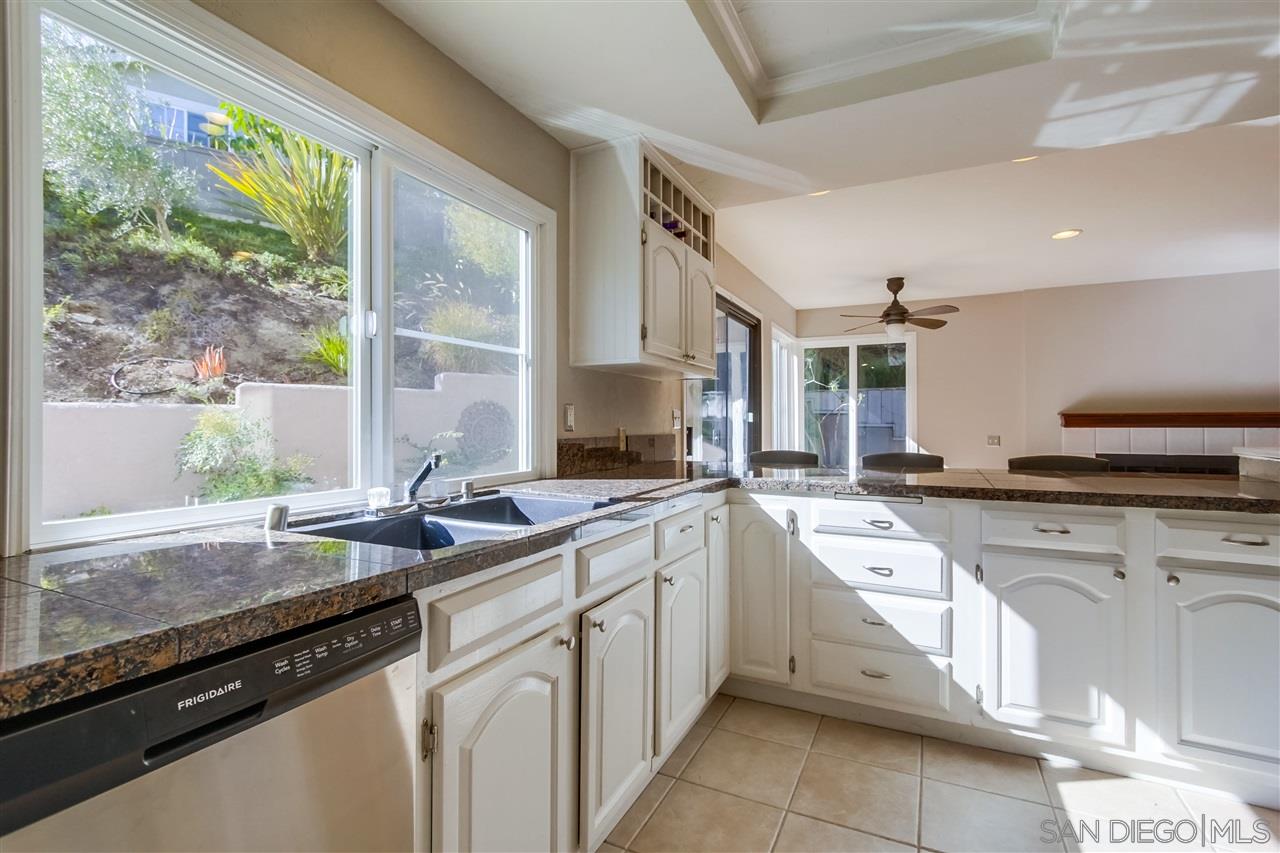 1748 Swallowtail Road Encinitas, CA 92024 - Photo 12 of 25