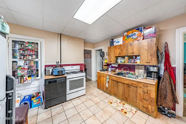 $269,000 | 585 6th Avenue, Watervliet, NY 12189