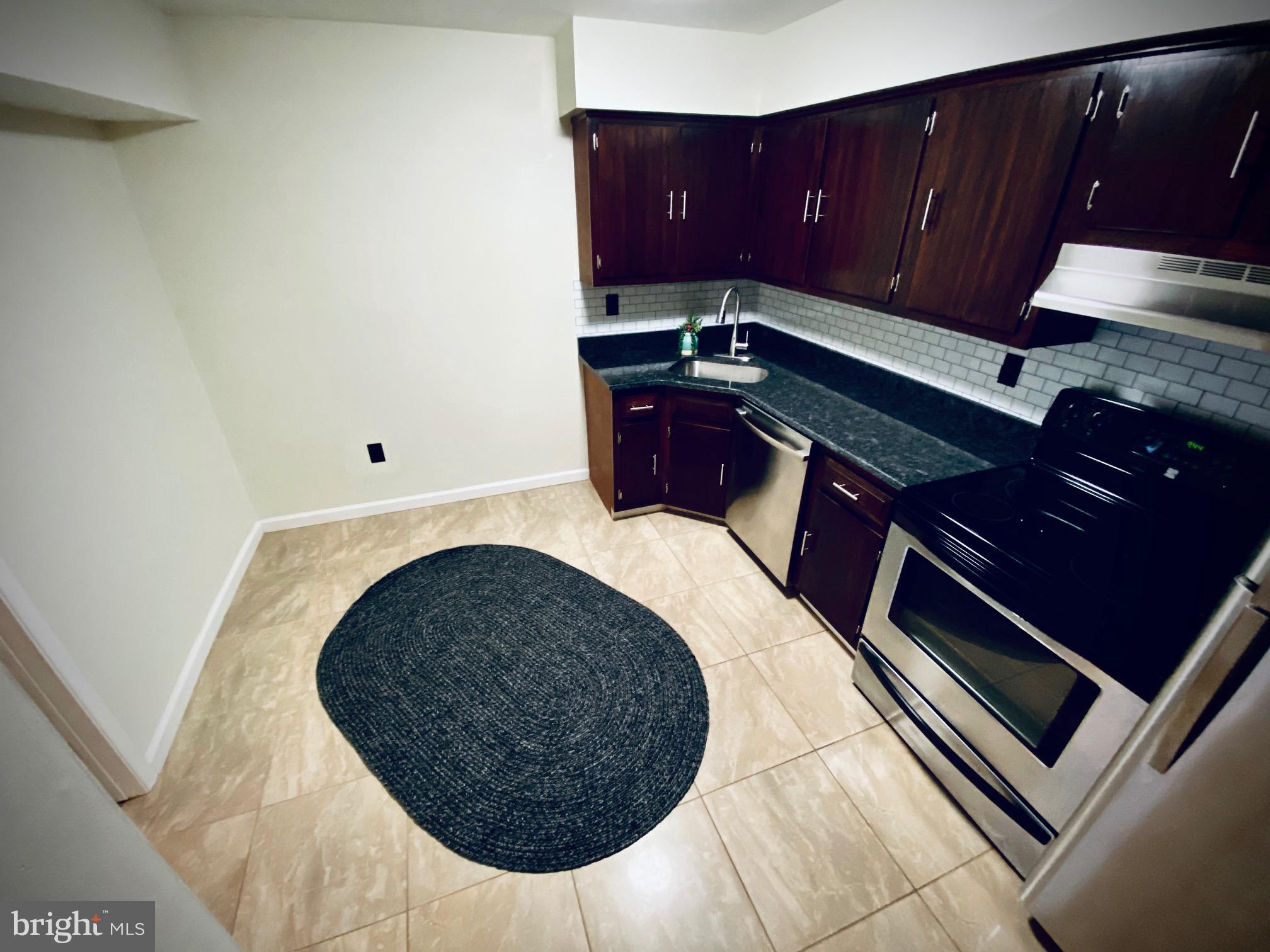 1503 Silver Court Hamilton, NJ 08690 - Photo 14 of 16 Kitchen