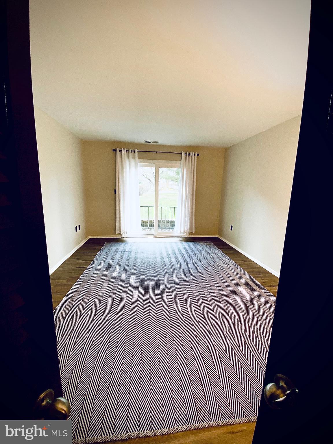 1503 Silver Court Hamilton, NJ 08690 - Photo 10 of 16 Living room
