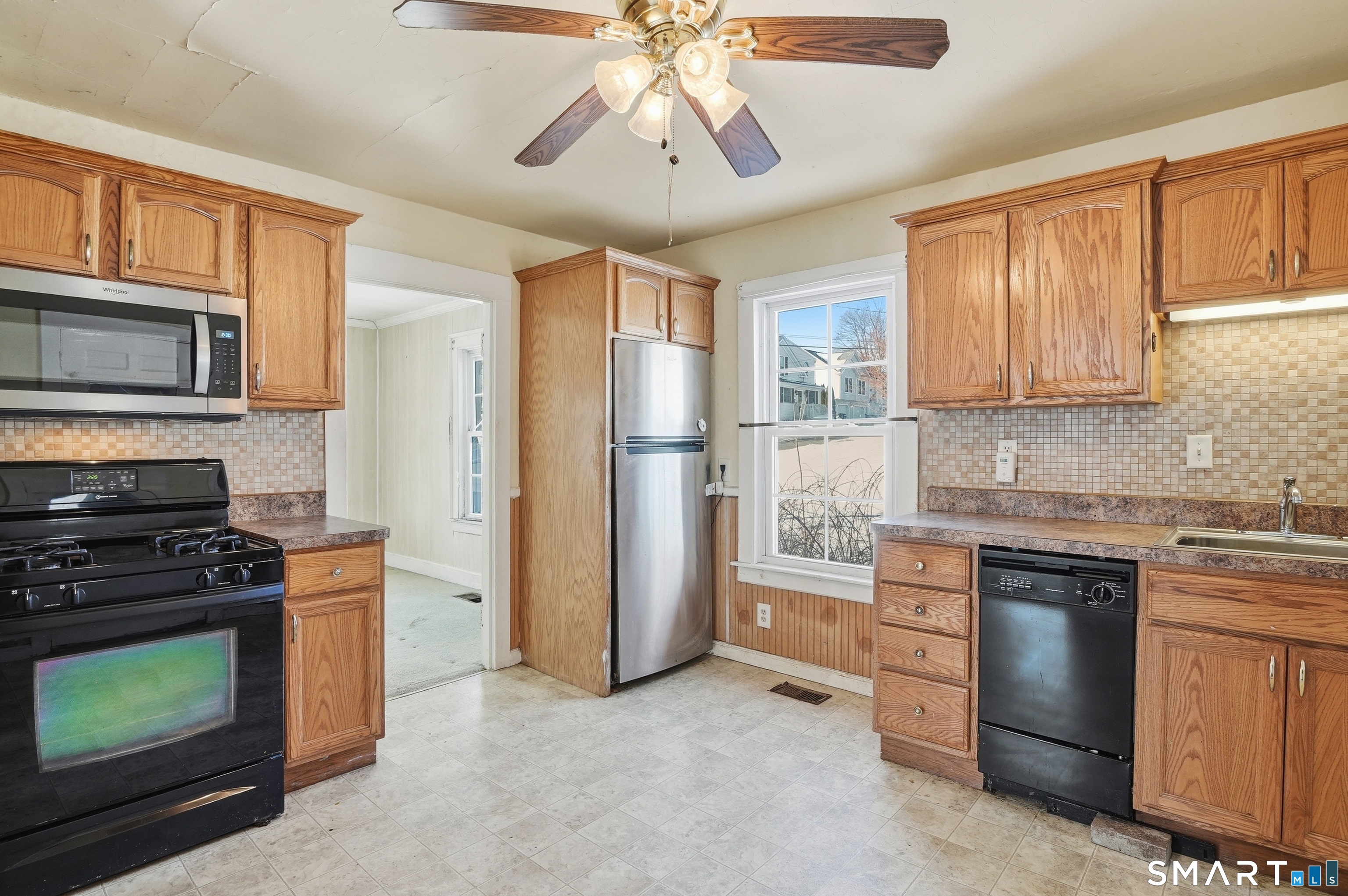 59 Walnut Street Southington, CT 06489 - Photo 12 of 36