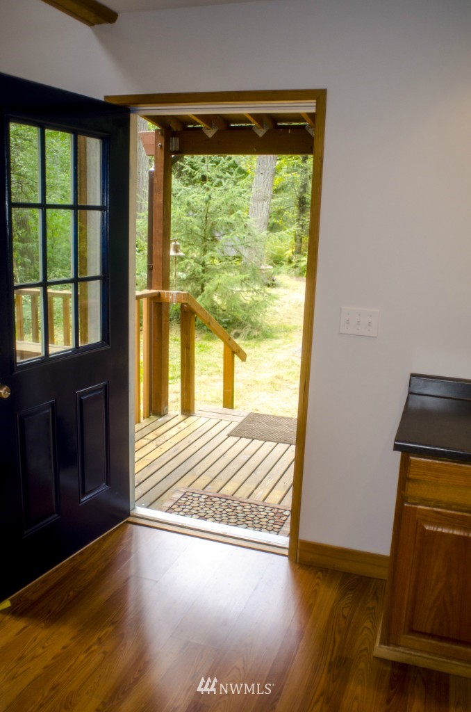 4024 Rachel Road Clinton, WA 98236 - Photo 9 of 21 Gallery Image 9