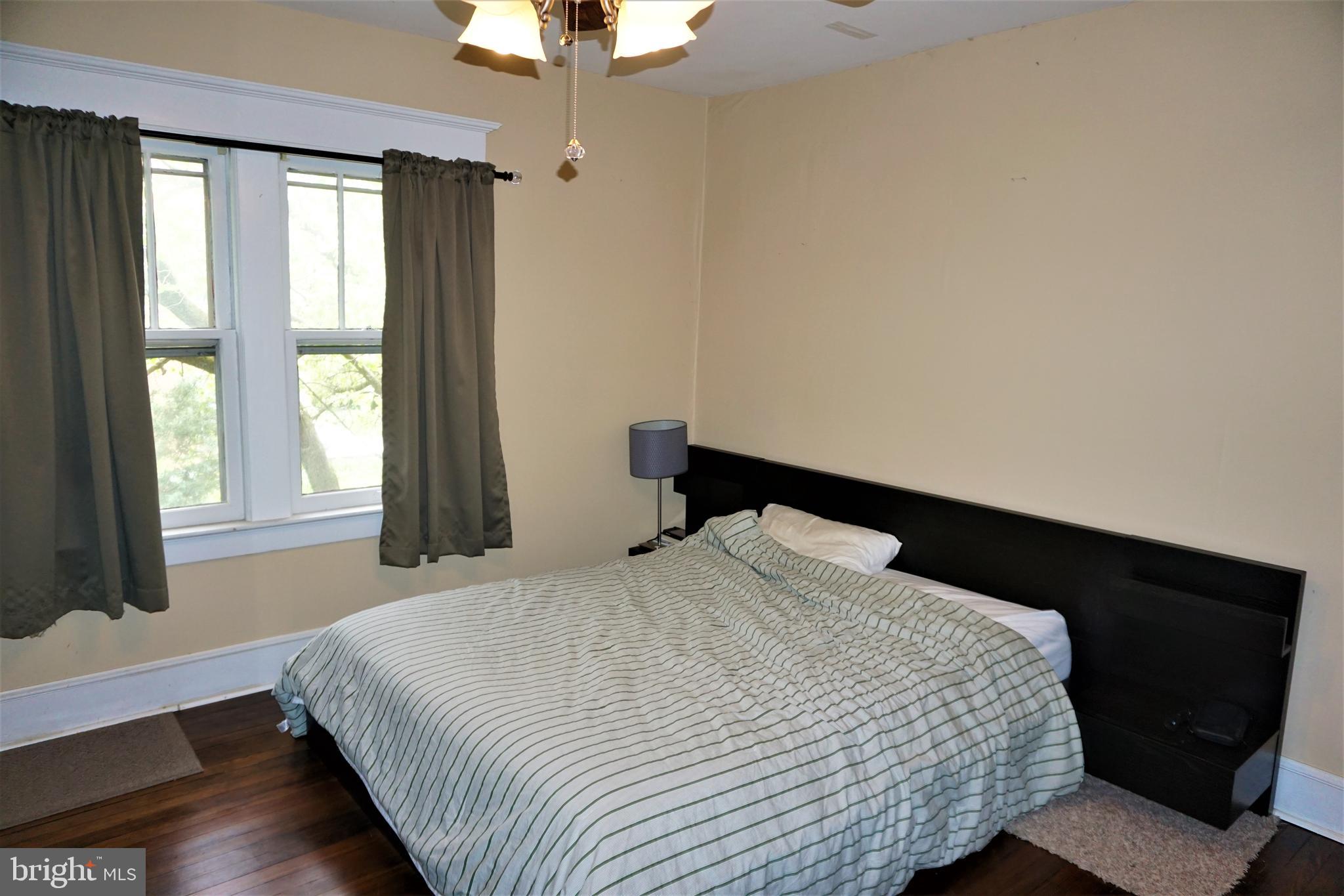545 Kossuth Street Riverside, NJ 08075 - Photo 10 of 13 2nd Bedroom