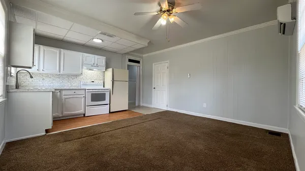 $950 | 704 Blue Ridge Avenue, Unit 5, Bedford, VA 24523