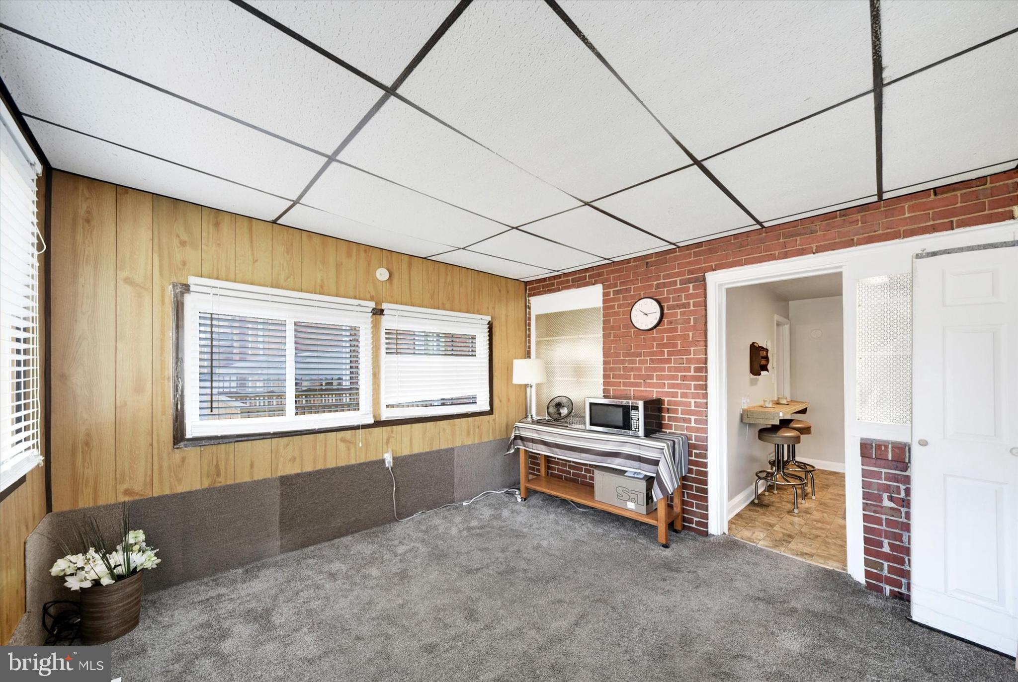 714 Bethnal Road Baltimore, MD 21229 - Photo 15 of 34 Bright all season sun room