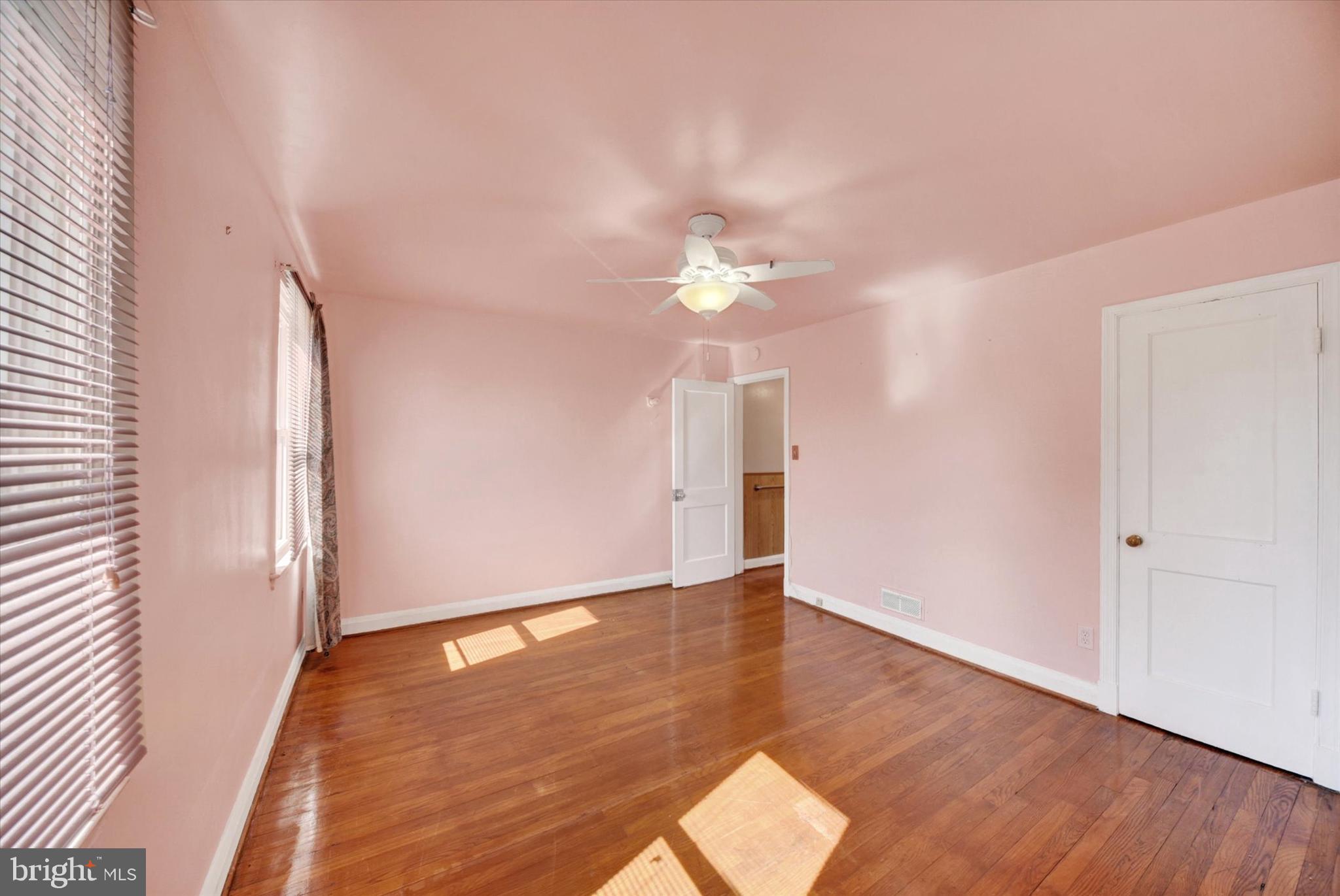 714 Bethnal Road Baltimore, MD 21229 - Photo 22 of 34 Bright pink bedroom