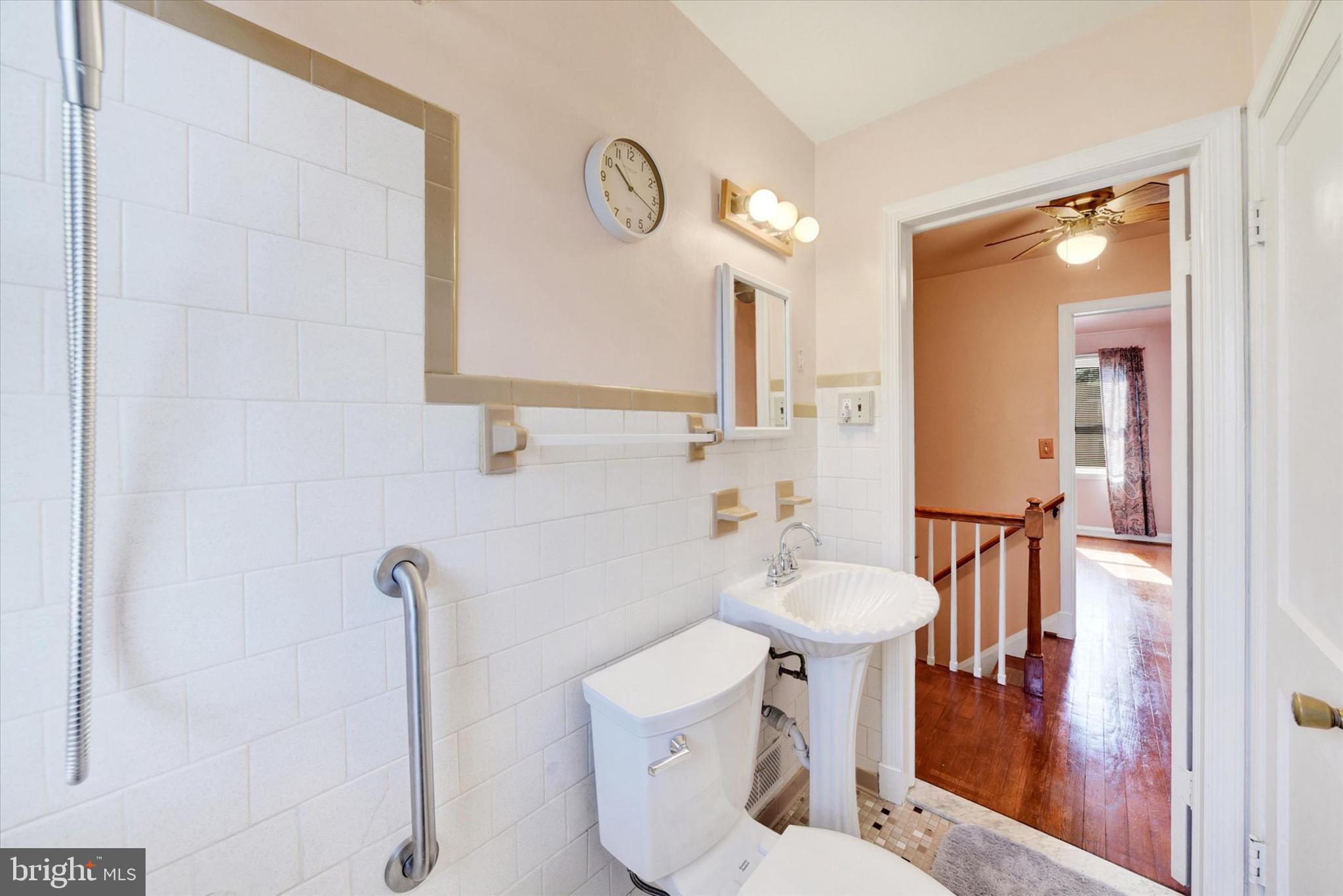 714 Bethnal Road Baltimore, MD 21229 - Photo 24 of 34 Charming bathroom with vintage flair