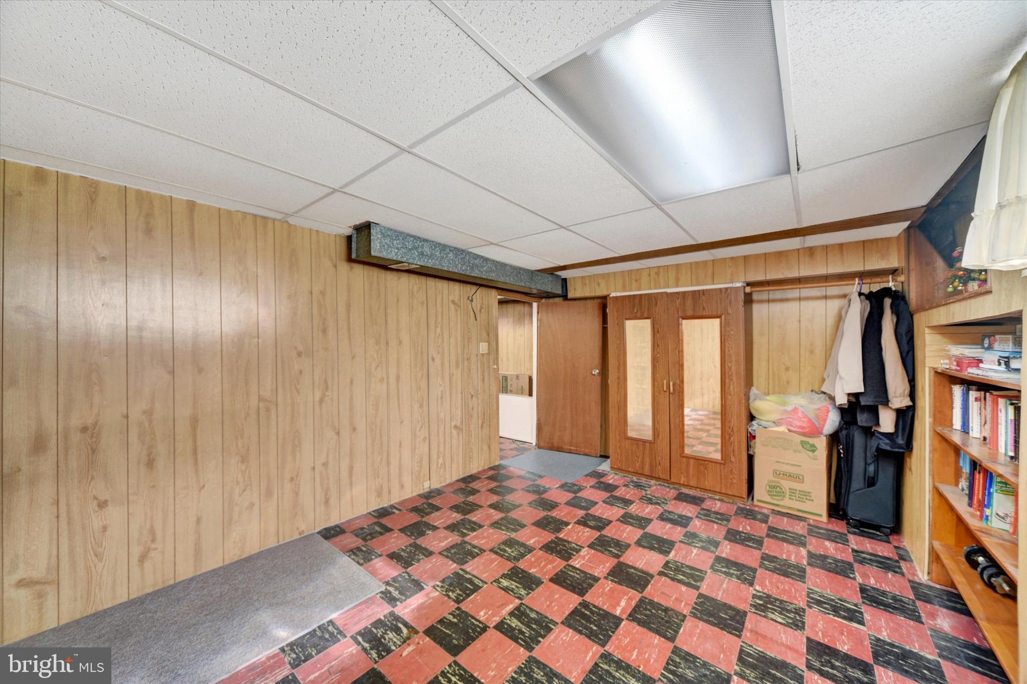 714 Bethnal Road Baltimore, MD 21229 - Photo 27 of 34 Basement office or bedroom