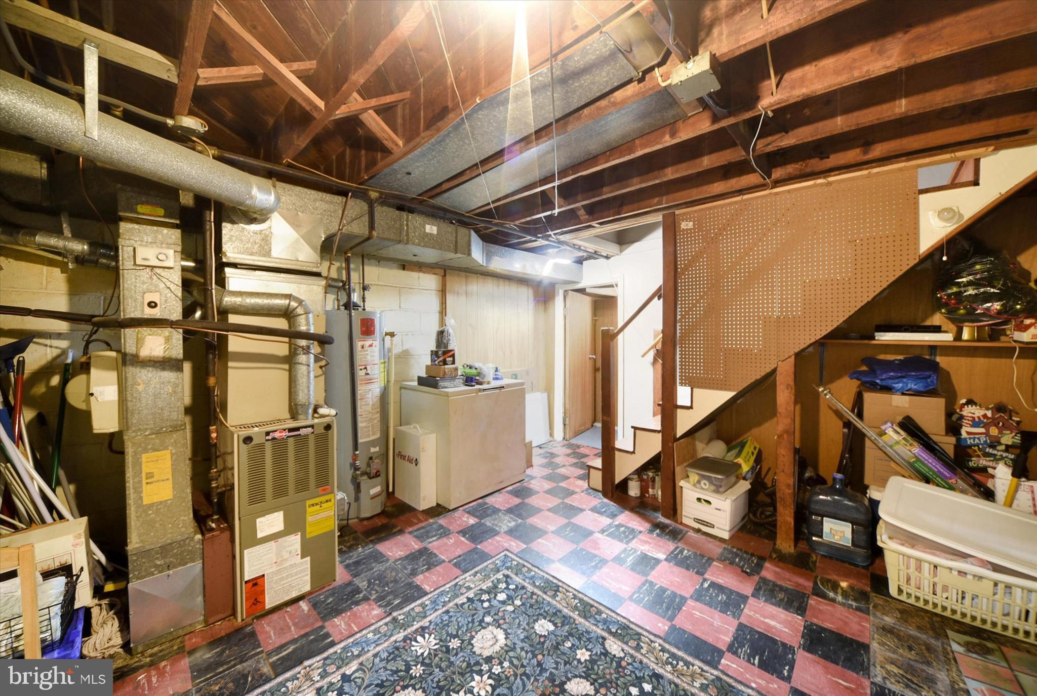 714 Bethnal Road Baltimore, MD 21229 - Photo 29 of 34 Functional basement with laundry