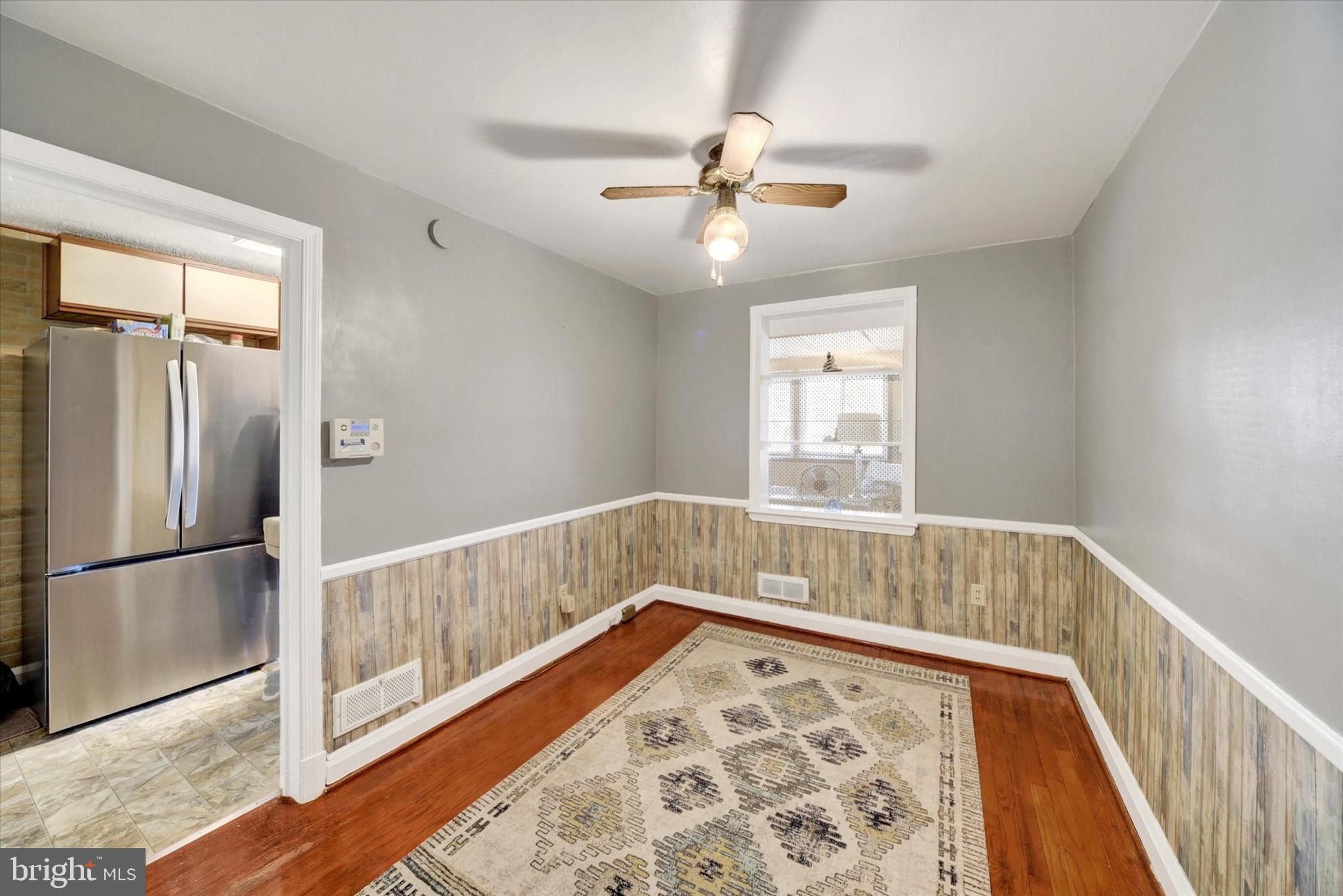 714 Bethnal Road Baltimore, MD 21229 - Photo 8 of 34 Bright & inviting dinning rooom