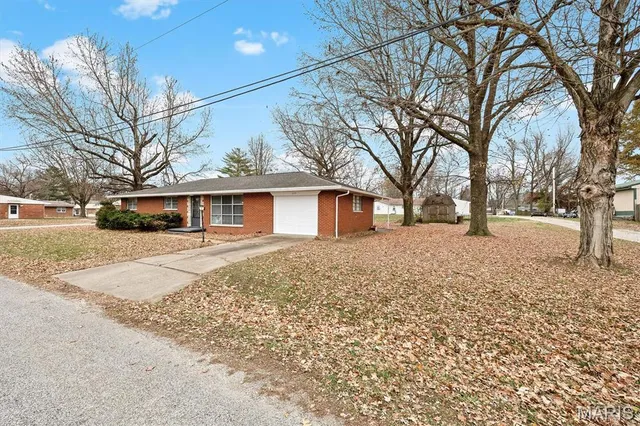 $126,000 | 220 East 8th Street, Marissa, IL 62257