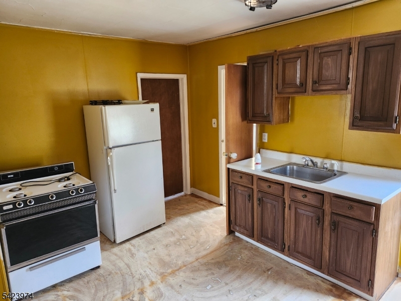 5 Locust Street Wanaque, NJ 07420 - Photo 19 of 23