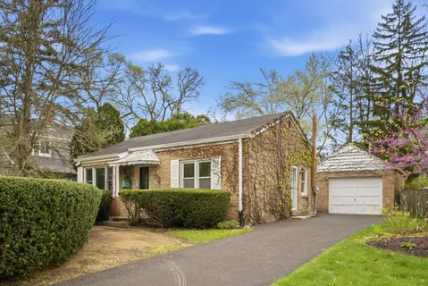 $399,000 | 1825 Beverly Place, Highland Park, IL 60035