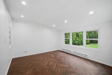 $399,000 | 1825 Beverly Place, Highland Park, IL 60035