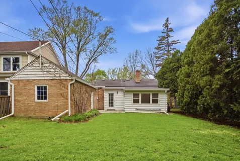 $399,000 | 1825 Beverly Place, Highland Park, IL 60035