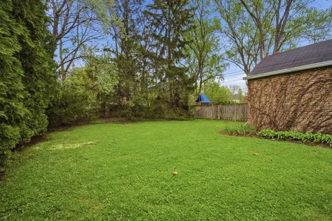 $399,000 | 1825 Beverly Place, Highland Park, IL 60035