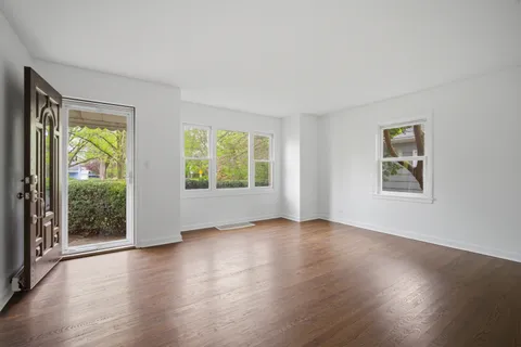 $399,000 | 1825 Beverly Place, Highland Park, IL 60035