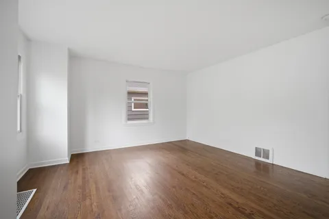 $399,000 | 1825 Beverly Place, Highland Park, IL 60035