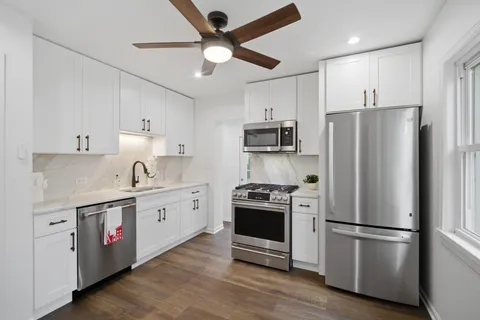 $399,000 | 1825 Beverly Place, Highland Park, IL 60035