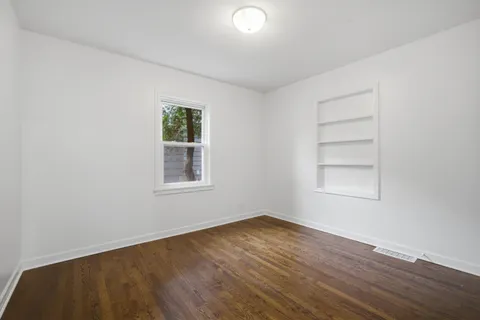 $399,000 | 1825 Beverly Place, Highland Park, IL 60035
