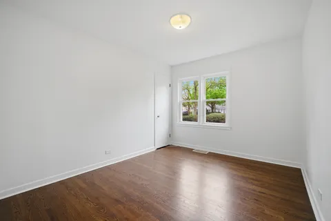 $399,000 | 1825 Beverly Place, Highland Park, IL 60035