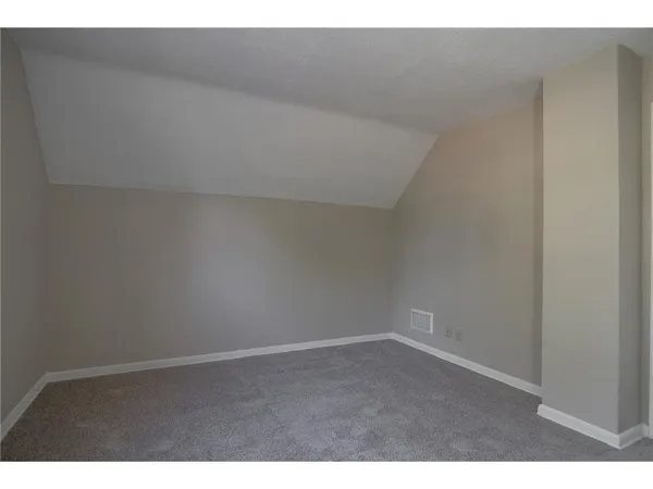 $2,400 | 608 7th Avenue South, Hopkins, MN 55343