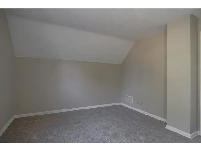 $2,400 | 608 7th Avenue South, Hopkins, MN 55343