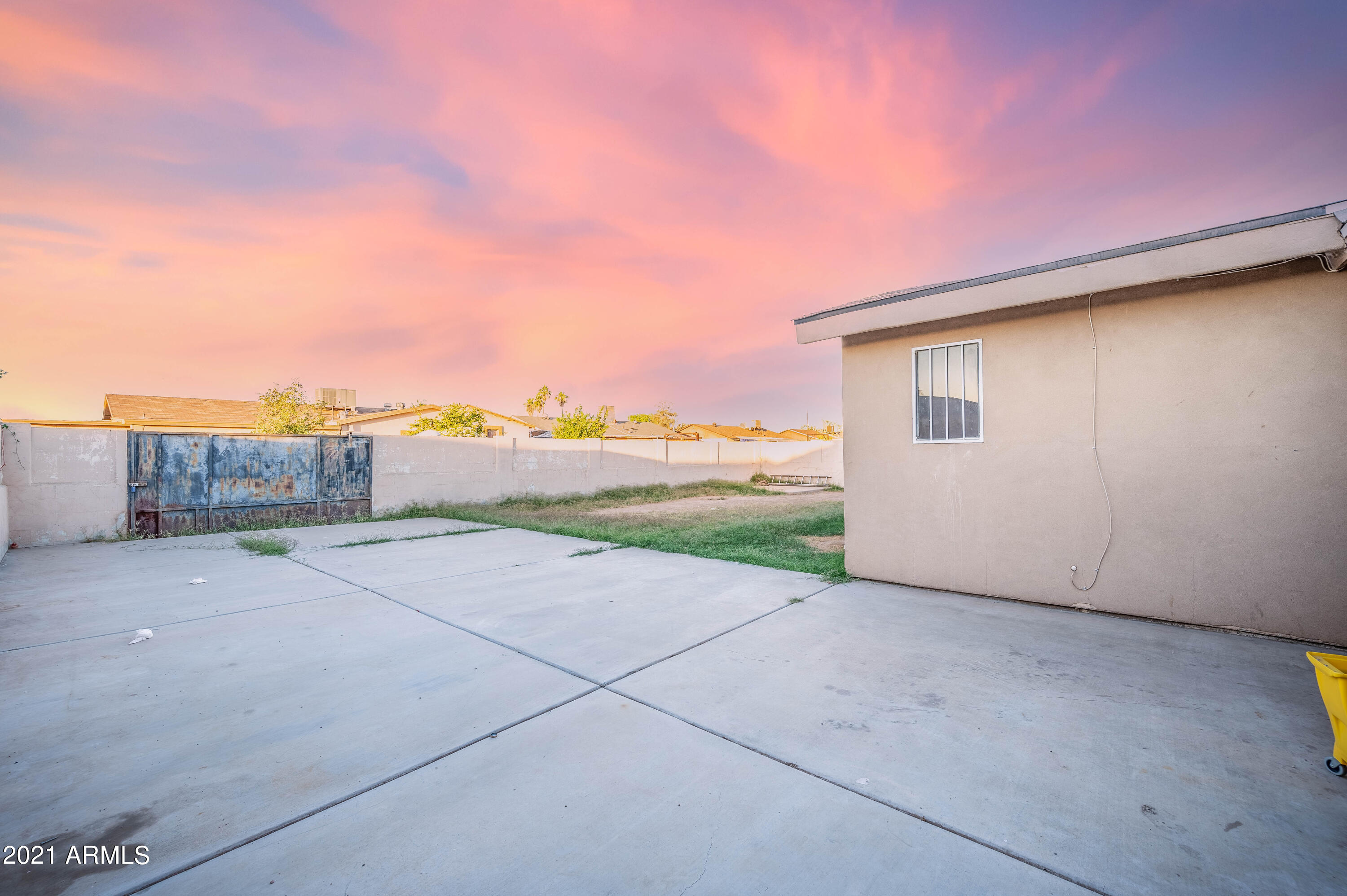 5146 West Berkeley Road Phoenix, AZ 85035 - Photo 7 of 20 5146 W Berkeley Rd-7