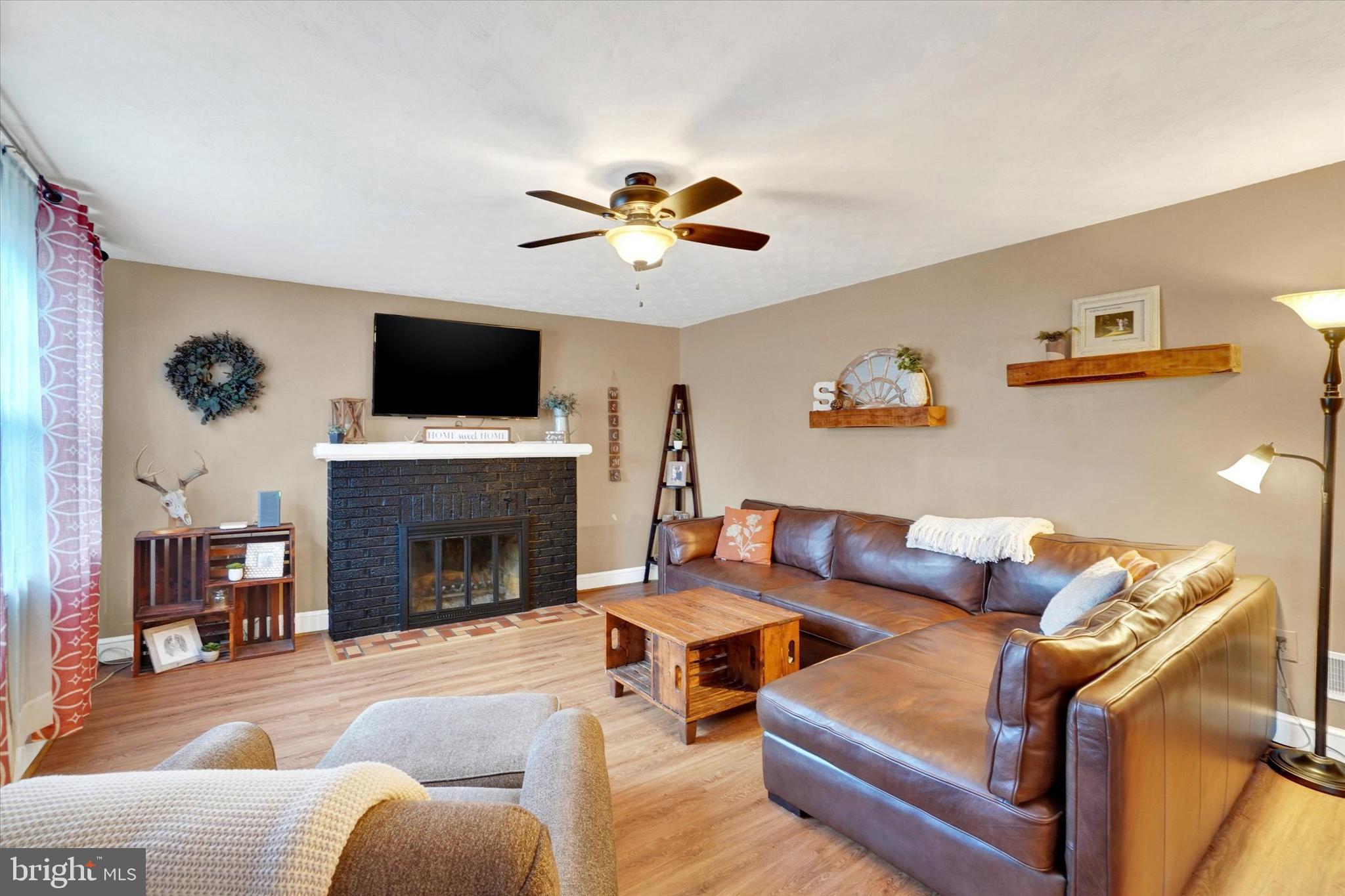 824 Rathton Road York, PA 17403 - Photo 3 of 25 Gallery Image 3