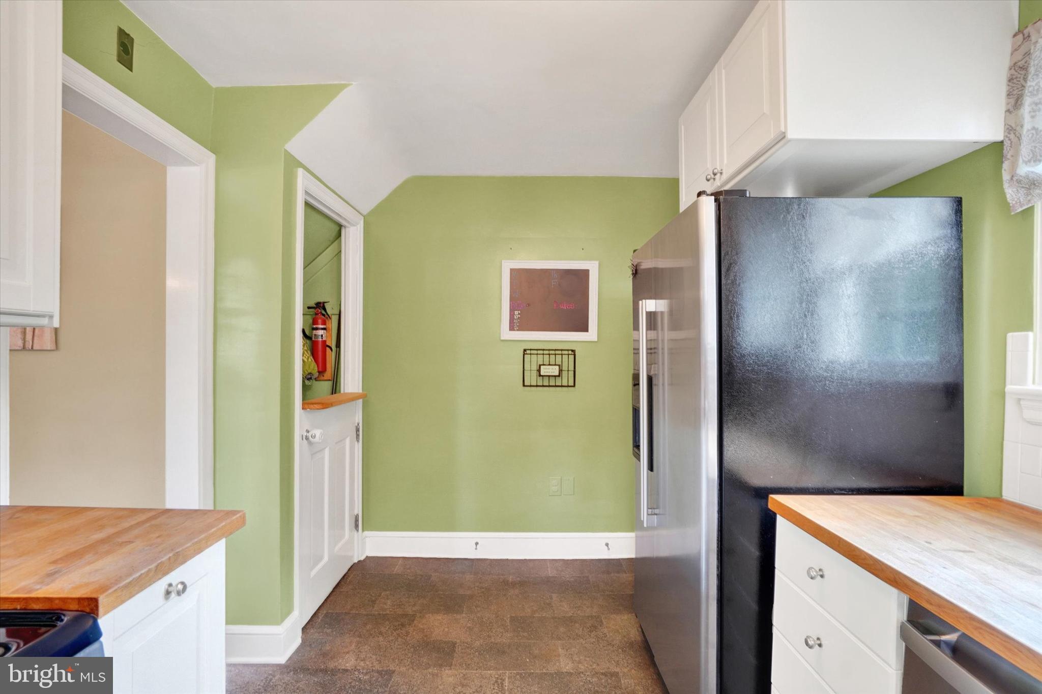 824 Rathton Road York, PA 17403 - Photo 10 of 25 Gallery Image 10