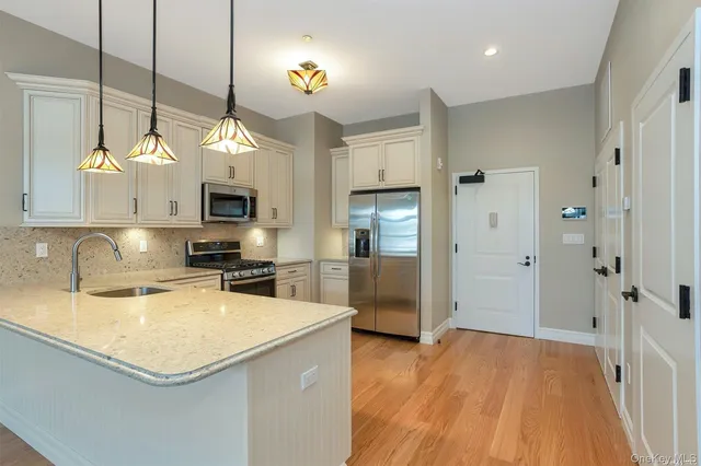 $3,700 | 10 Wall Street, Unit 2, Huntington, NY 11743