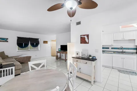$220,000 | 658 Northeast 6th Court, Unit E, Boynton Beach, FL 33435