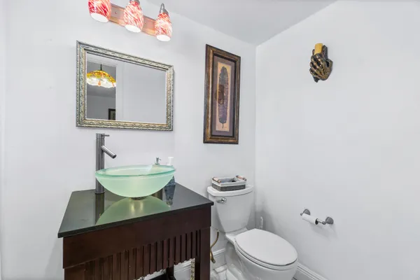 $220,000 | 658 Northeast 6th Court, Unit E, Boynton Beach, FL 33435