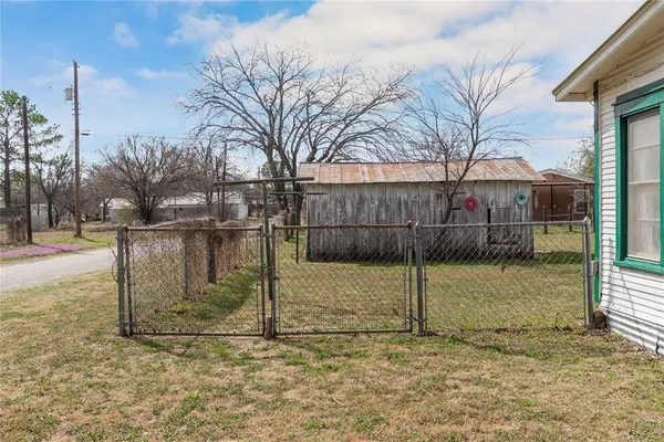 $129,900 | 540 East 1st Street, Cross Plains, TX 76443
