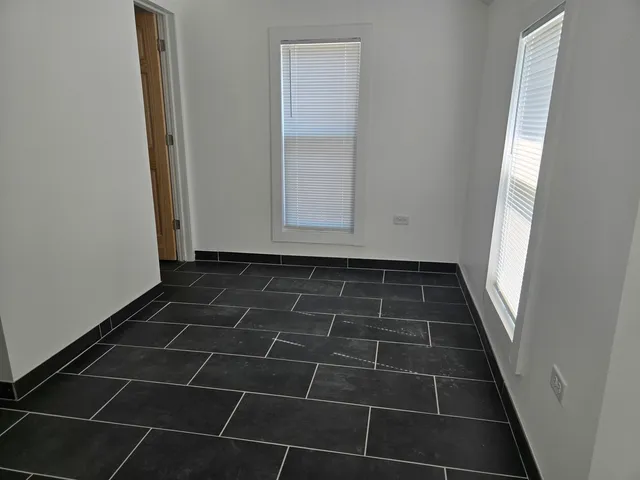 $329,000 | 277 Gifford Place, Elgin, IL 60120