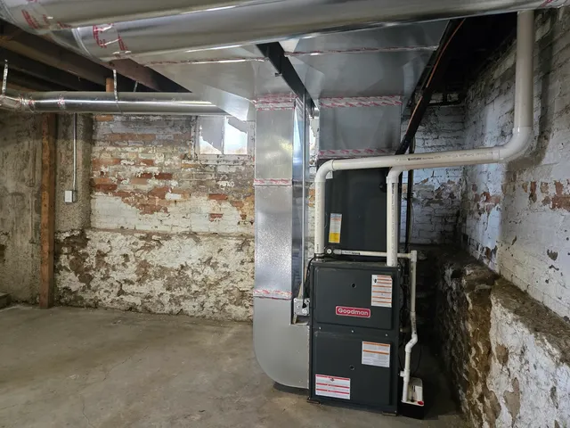 $329,000 | 277 Gifford Place, Elgin, IL 60120