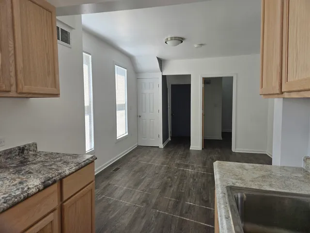 $329,000 | 277 Gifford Place, Elgin, IL 60120