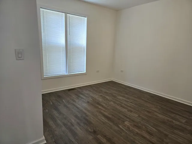 $329,000 | 277 Gifford Place, Elgin, IL 60120