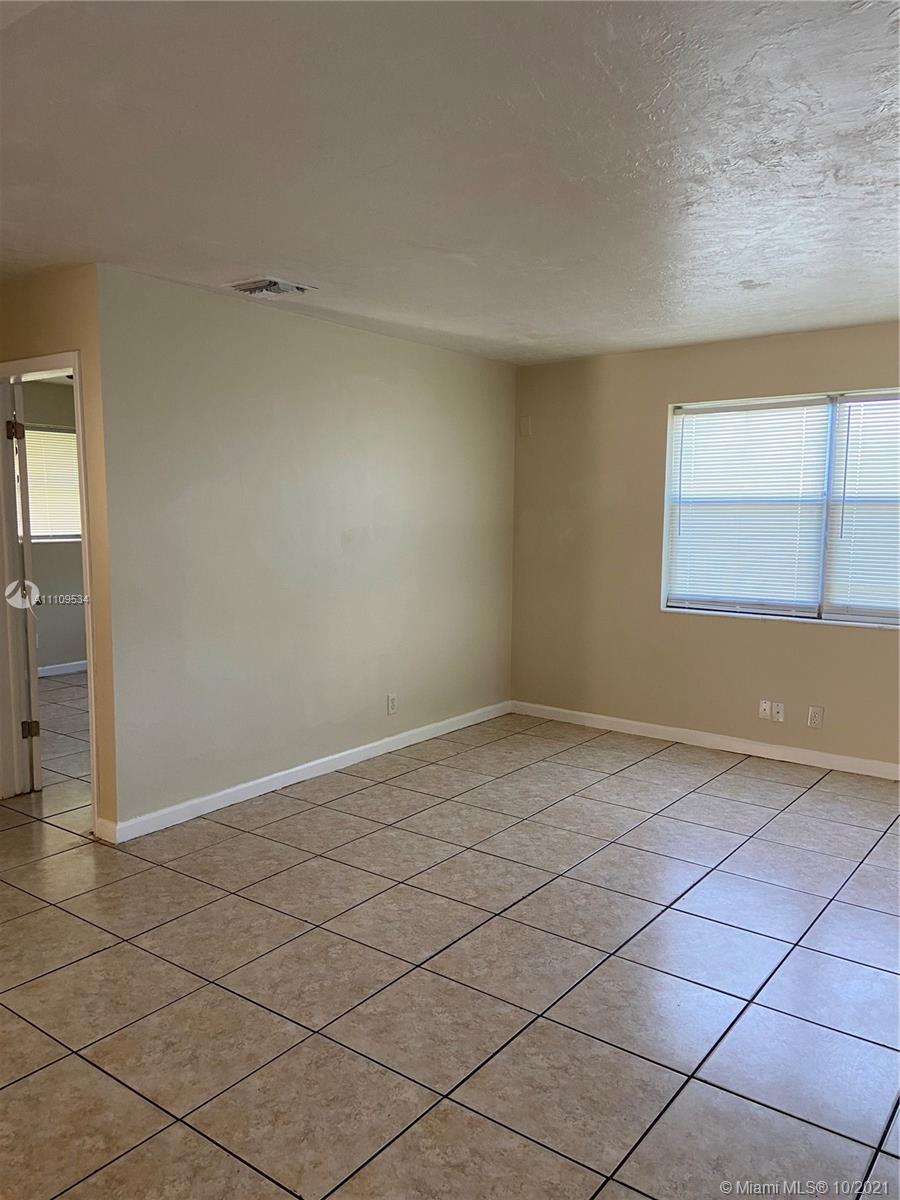 1509 Pine Tree Court Riviera Beach, FL 33404 - Photo 18 of 19