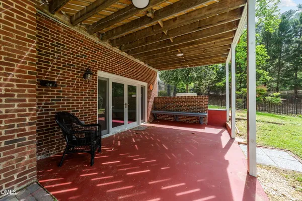 $729,900 | 25 St Andrews Court, Durham, NC 27707