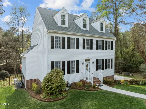 $729,900 | 25 St Andrews Court, Durham, NC 27707