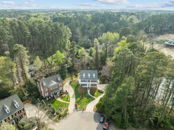 $729,900 | 25 St Andrews Court, Durham, NC 27707