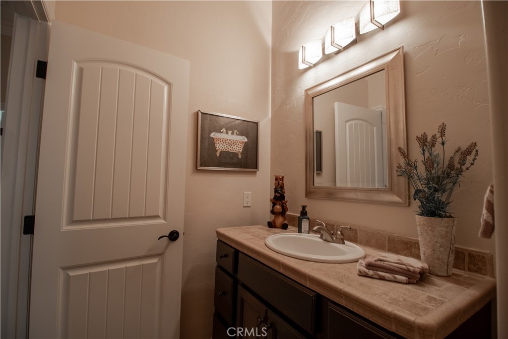 33699 Spring Brook Circle Temecula, CA 92592 - Photo 16 of 46