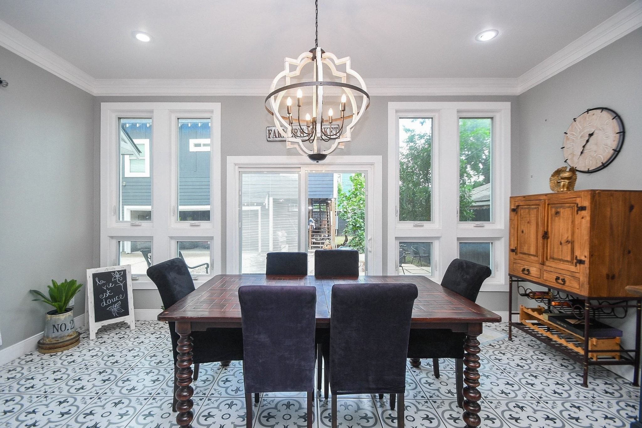 614 West 28th Street Houston, TX 77008 - Photo 10 of 25 Light, light and more beautiful light!