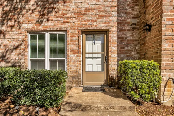 $1,700 | 14715 Barryknoll Lane, Unit 124, Houston, TX 77079