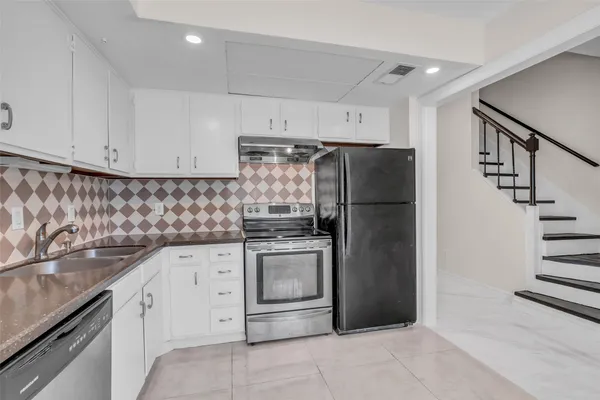 $1,700 | 14715 Barryknoll Lane, Unit 124, Houston, TX 77079