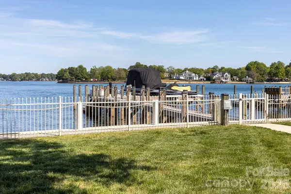 $2,879,900 | 21217 Island Forest Drive, Cornelius, NC 28031